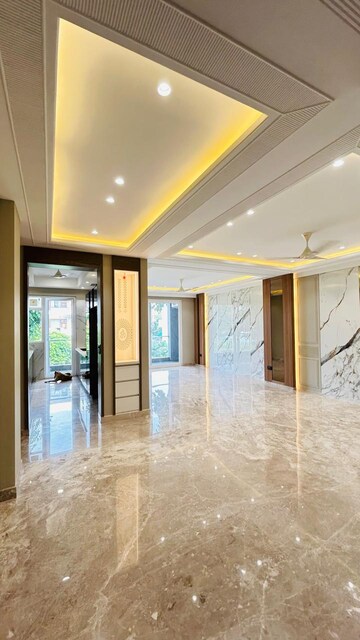 Room in 4 BHK Builder Floor at Ansal Sushant Residency, Sushant Lok Iii – for Sale