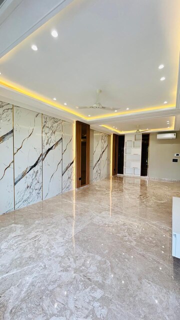Room in 4 BHK Builder Floor at Ansal Sushant Residency, Sushant Lok Iii – for Sale