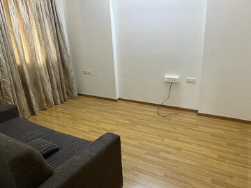 Bedroom in 3 BHK Apartment at Hiranandani Heritage Tower, Powai – for Rent