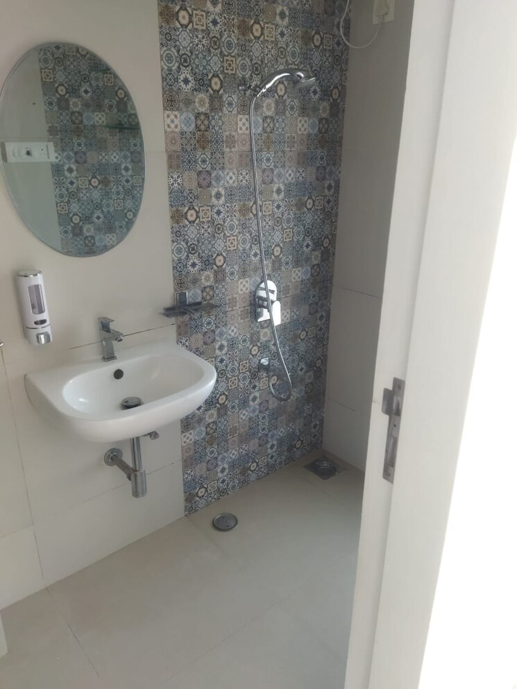 Bathroom, gurukrupa-marina-enclave 2 Bedroom 741 Sq.Ft. Apartment In Malad West Mumbai 8917884