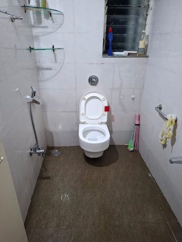 Bathroom in 1 BHK Apartment at Shukrawar Peth – for Rent