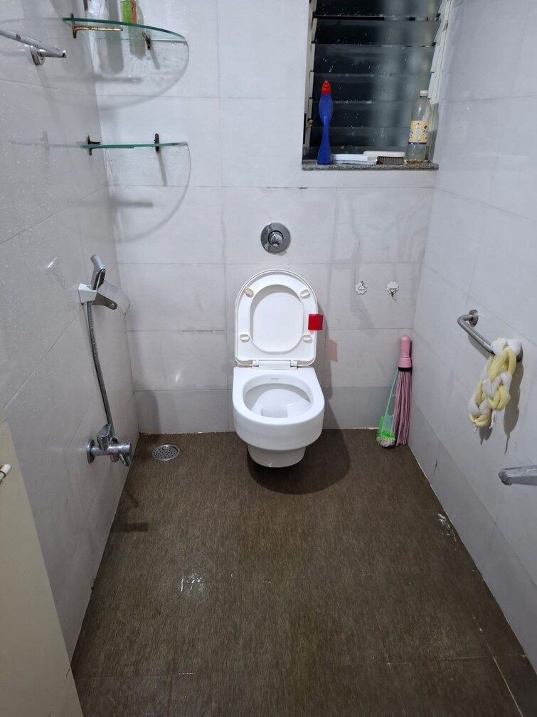 Bathroom, shukrawar peth 1 Bedroom 500 Sq.Ft. Apartment In Shukrawar Peth Pune 8917920