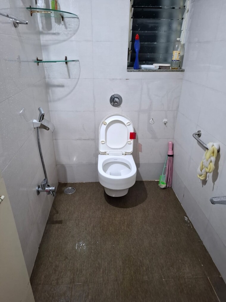 Bathroom, shukrawar peth 1 Bedroom 500 Sq.Ft. Apartment In Shukrawar Peth Pune 8917920