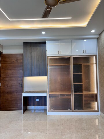 Furnished Amenities in 4 BHK Builder Floor at Sector 85 – for Sale