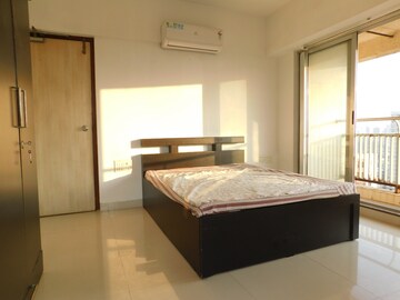 Bedroom in 3 BHK Apartment at Garden Court Building, Dadar East – for Rent