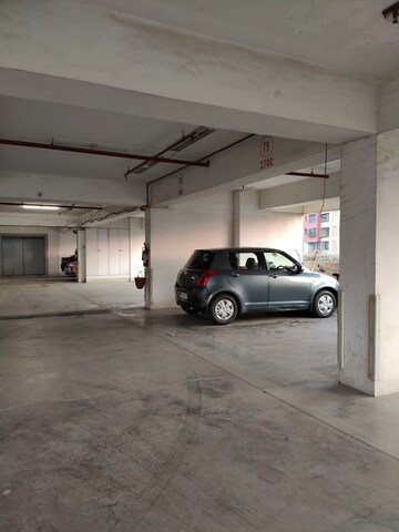 Parking in 3 BHK Apartment at Garden Court Building, Dadar East – for Rent
