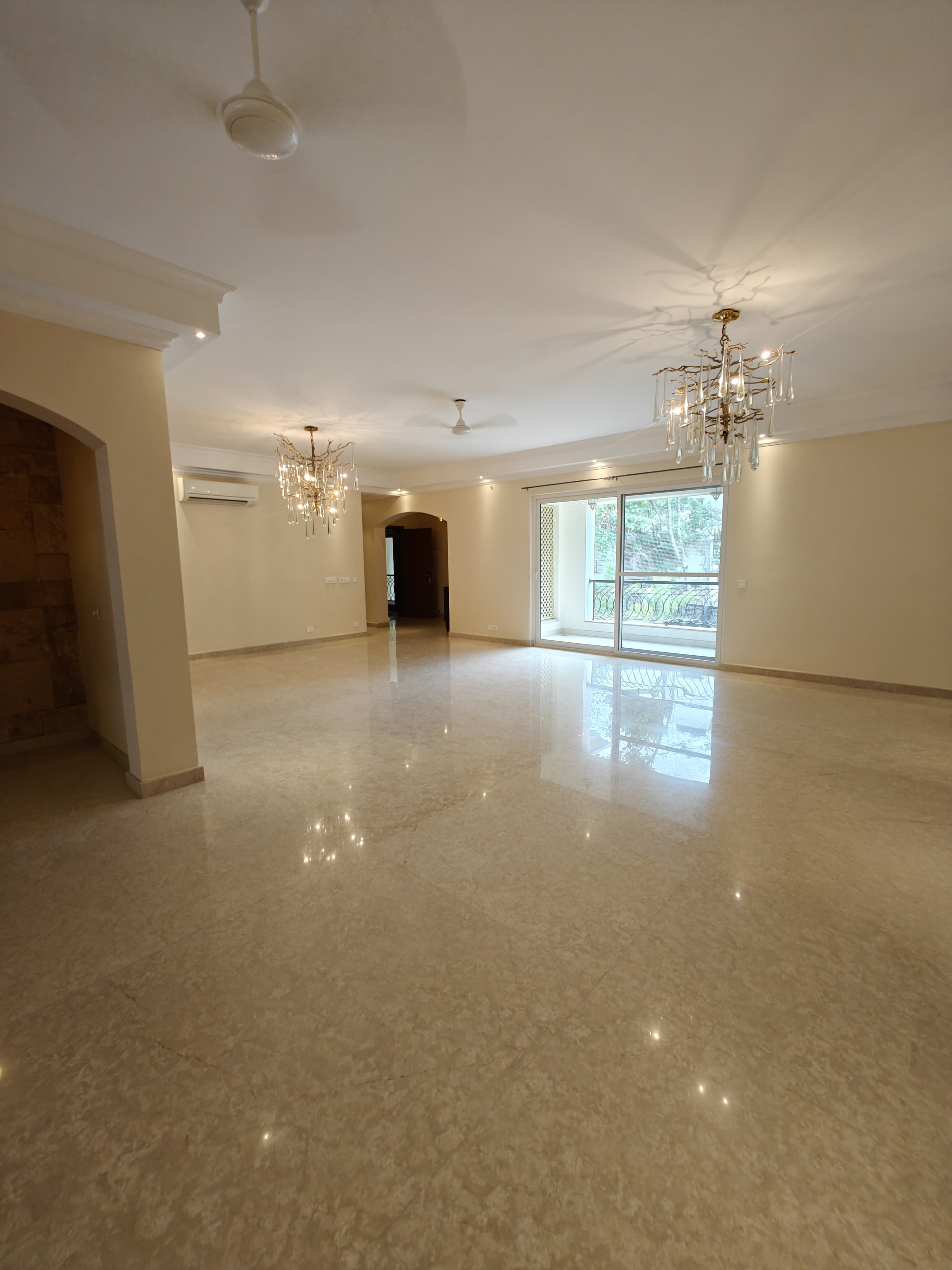 4 BHK + Servant Room Apartment For Sale in Amyand Regency