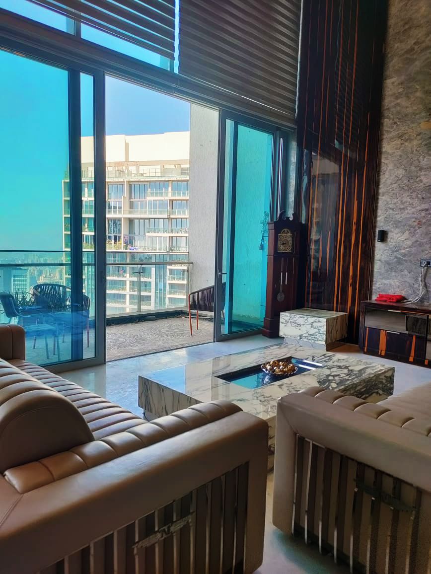 6 BHK + Pooja Room,Servant Room Apartment For Sale in Oberoi Exquisite Goregaon