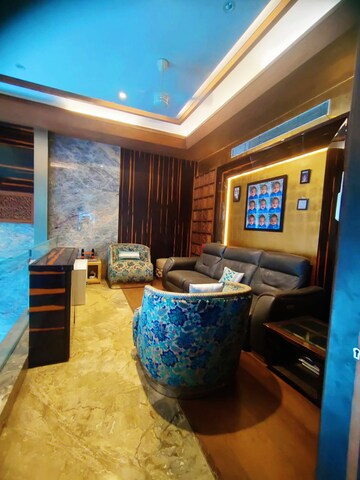 Living Room in 6 BHK Apartment at Oberoi Exquisite Goregaon, Goregaon East – for Sale