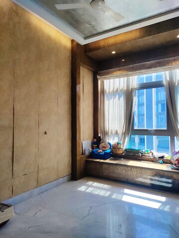Furnished Amenities in 6 BHK Apartment at Oberoi Exquisite Goregaon, Goregaon East – for Sale