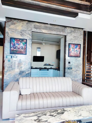 Bedroom in 6 BHK Apartment at Oberoi Exquisite Goregaon, Goregaon East – for Sale