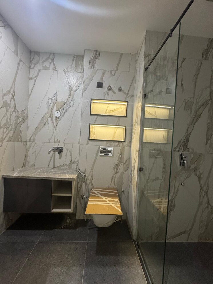 Bathroom, auram-floor 4 Bedroom 280 Sq.Ft. Builder Floor In South City 2 Gurgaon 8918001