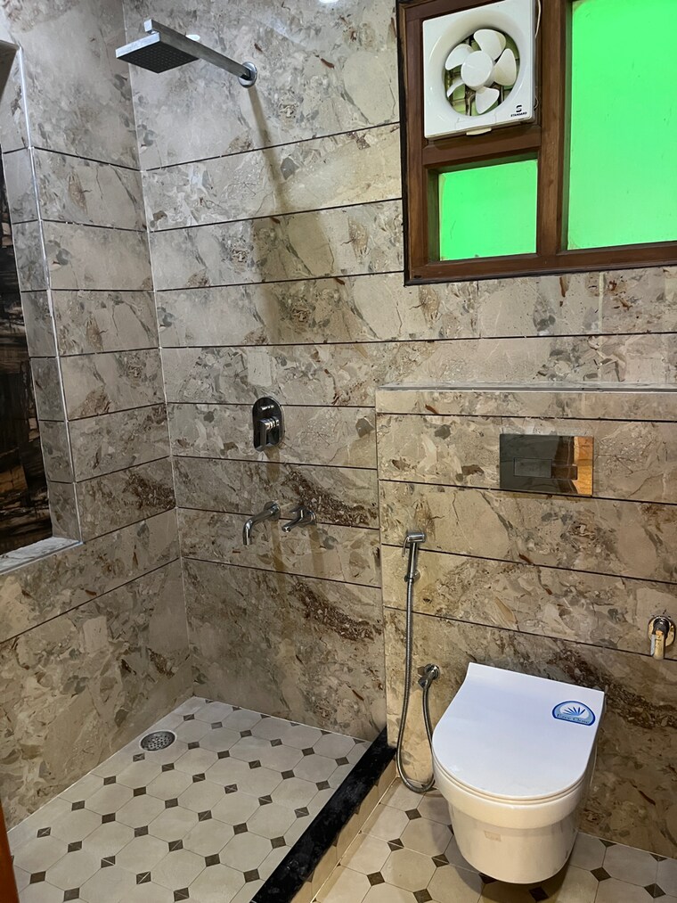 Bathroom, tdi-the-retreat 3 Bedroom 243 Sq.Yd. Builder Floor In Sector 89 Faridabad 8918052