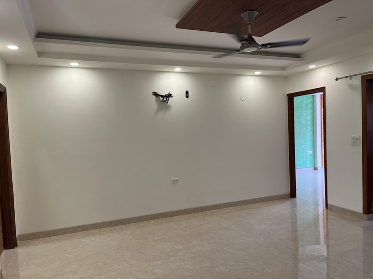 Room, tdi-the-retreat 3 Bedroom 243 Sq.Yd. Builder Floor In Sector 89 Faridabad 8918052
