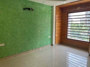Room in 3 BHK Builder Floor at TDI The Retreat, Sector 89 – for Sale