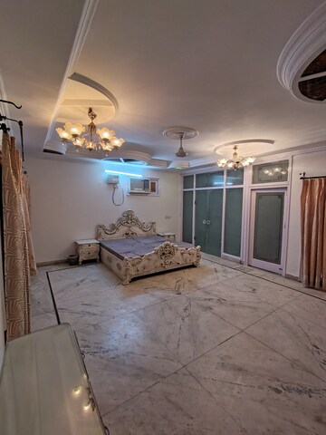Living Room in 1 BHK Builder Floor at Sector 34 – for Rent