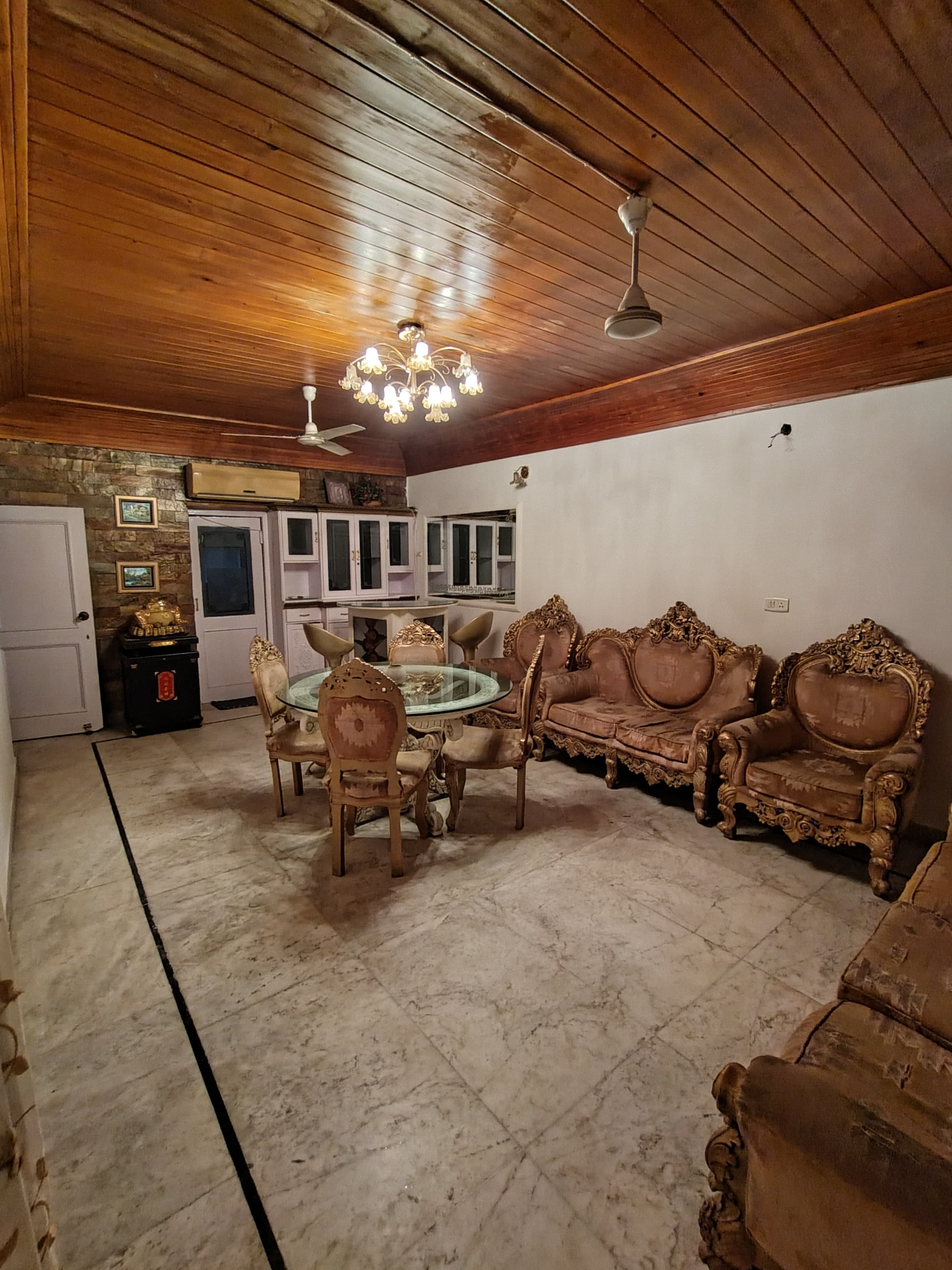 1 BHK + Study Room Builder Floor For Rent in Sector 34