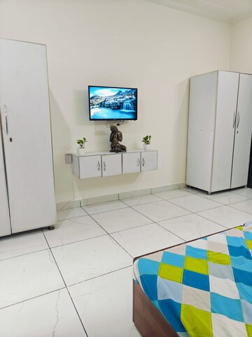 Master Bedroom in 1.5 BHK Builder Floor at Ansal Sushant Apartments, Sushant Lok I – for Rent