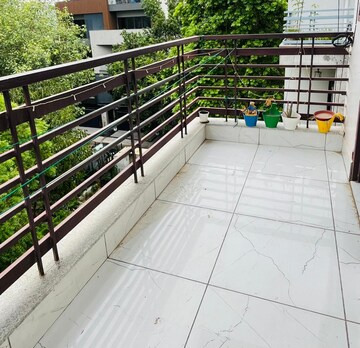 Balcony in 1.5 BHK Builder Floor at Ansal Sushant Apartments, Sushant Lok I – for Rent