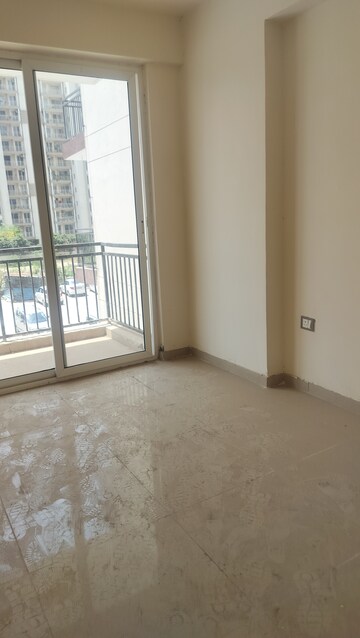 Room in 3 BHK Apartment at ROF Aalayas, Sector 102 – for Rent
