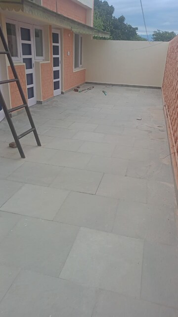 Room in 2 BHK Builder Floor at Sector 37 – for Rent