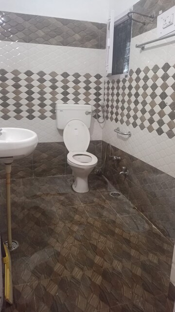 Bathroom in 2 BHK Builder Floor at Sector 37 – for Rent