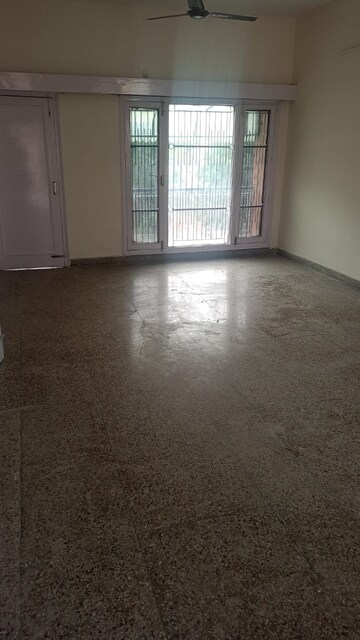 2 BHK Builder Floor For Rent in Sector 37