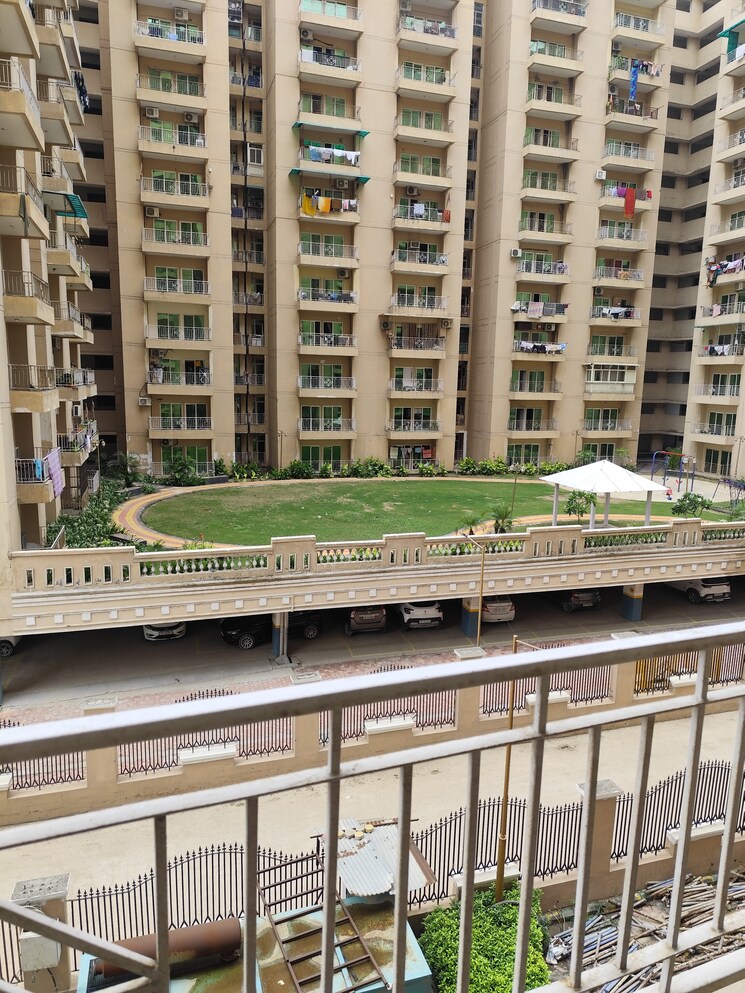 Balcony, migsun-roof 3 Bedroom 995 Sq.Ft. Apartment In Raj Nagar Extension Ghaziabad 8918083