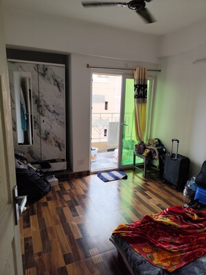 Room in 3 BHK Apartment at Migsun Roof, Raj Nagar Extension – for Sale