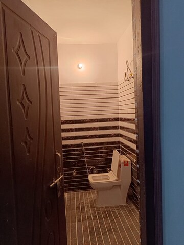 Bathroom in 2 BHK Independent House at Jankipuram – for Rent