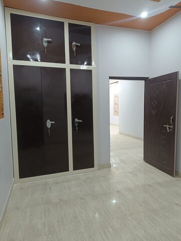 Room in 2 BHK Independent House at Jankipuram – for Rent