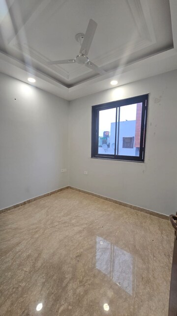 Room in 3 BHK Builder Floor at Rajouri Garden – for Rent