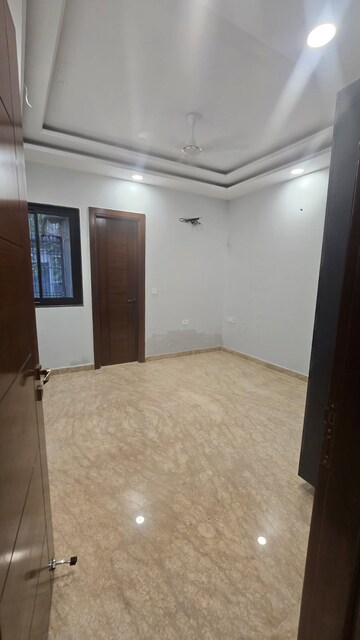 Room in 3 BHK Builder Floor at Rajouri Garden – for Rent