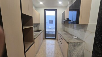 Room in 3 BHK Builder Floor at Rajouri Garden – for Rent