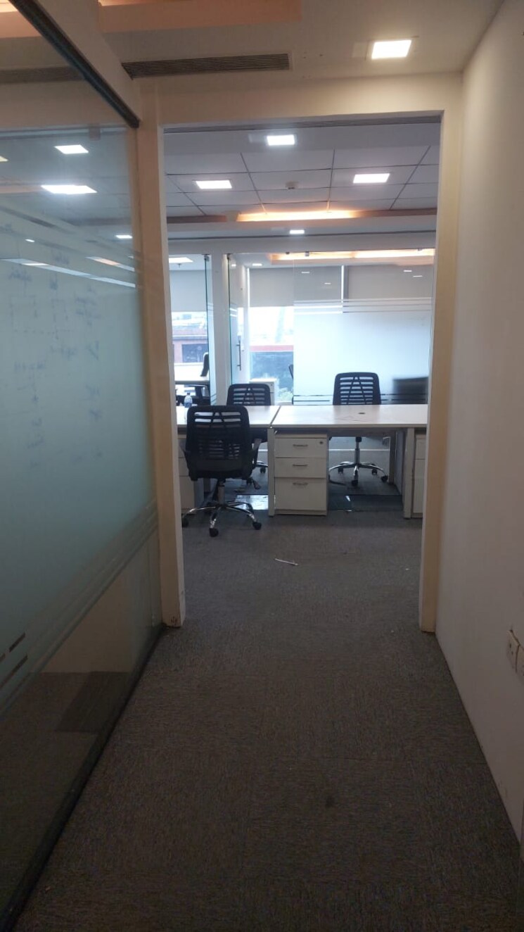  Parking, atlanta-estate Commercial Office Space 1200 Sq.Ft. In Goregaon East Mumbai 8918129