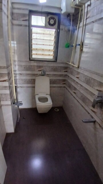 Bathroom in 3 BHK Apartment at Azad Nagar – for Rent