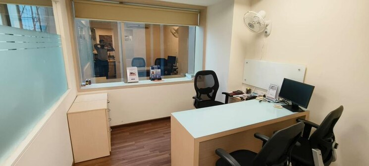 Team Area, dlh-park Commercial Office Space 2200 Sq.Ft. In Malad West Mumbai 8918154