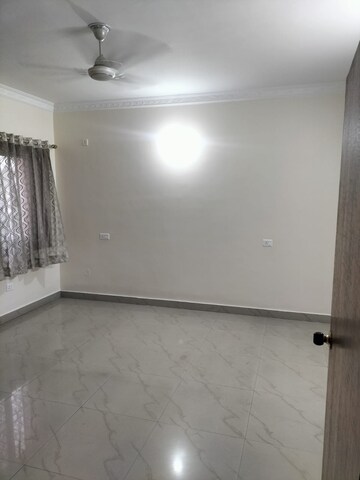 Room in 4 BHK Apartment at Ashok Nagar – for Rent