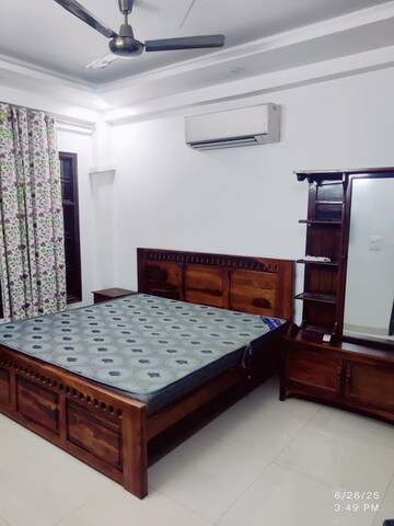 Bedroom in 2 BHK Builder Floor at Bharat Residency Gurgaon, Sector 15 – for Rent