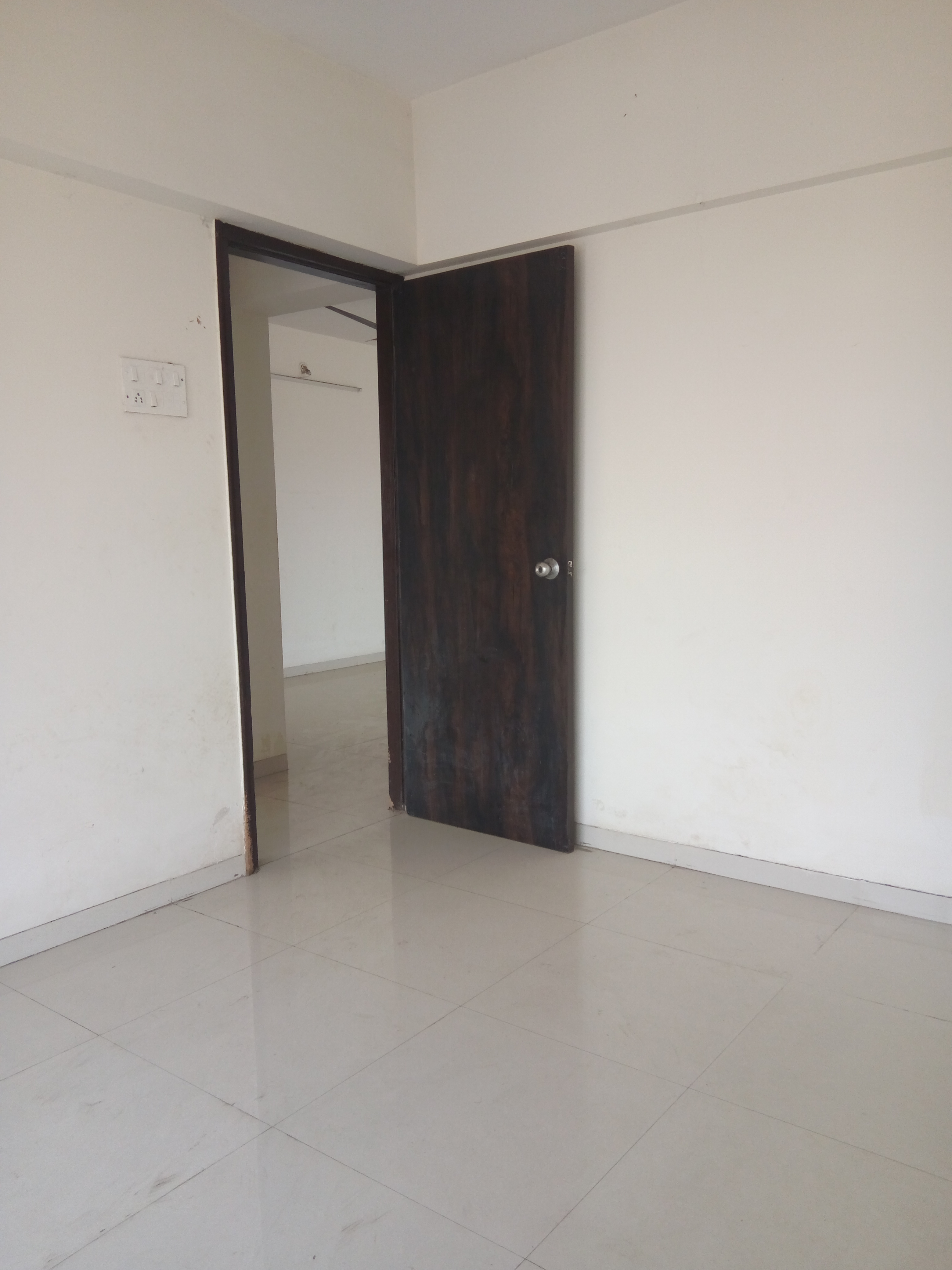 3.5 BHK + Extra Room Apartment For Rent in Lotus Lotus Link Square