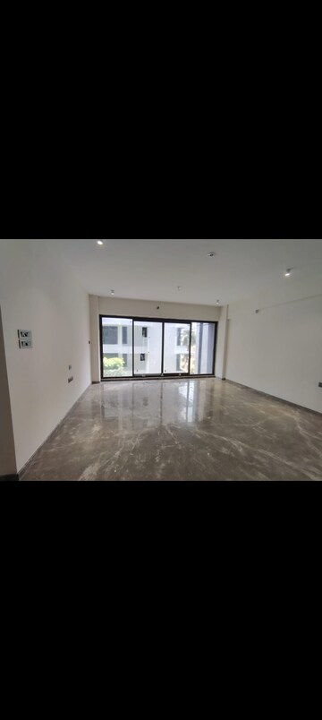 Room in 3 BHK Apartment at SSD 96 Tagore, Santacruz West – for Rent