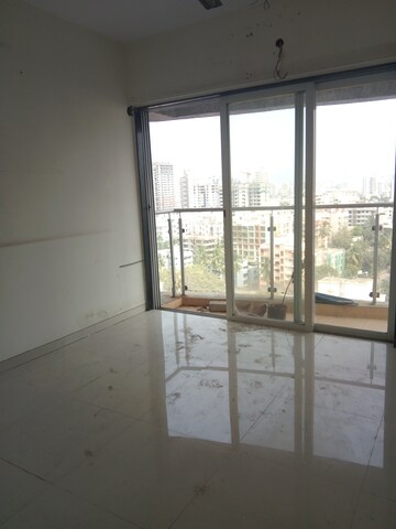 Room in 3.5 BHK Apartment at Lotus Lotus Link Square, Malad West – for Rent