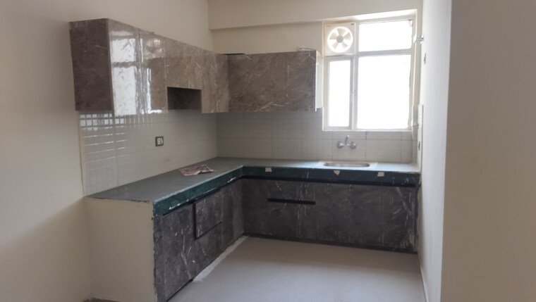 Kitchen, rof-aalayas-phase-2 3 Bedroom 864 Sq.Ft. Apartment In Sector 102 Gurgaon 8918381