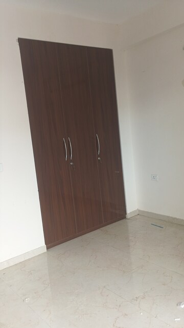 Room in 2 BHK Apartment at Smart World Gems, Sector 89 – for Rent