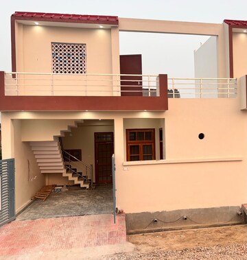 Kitchen in 2 BHK Villa at Sultanpur Road – for Sale