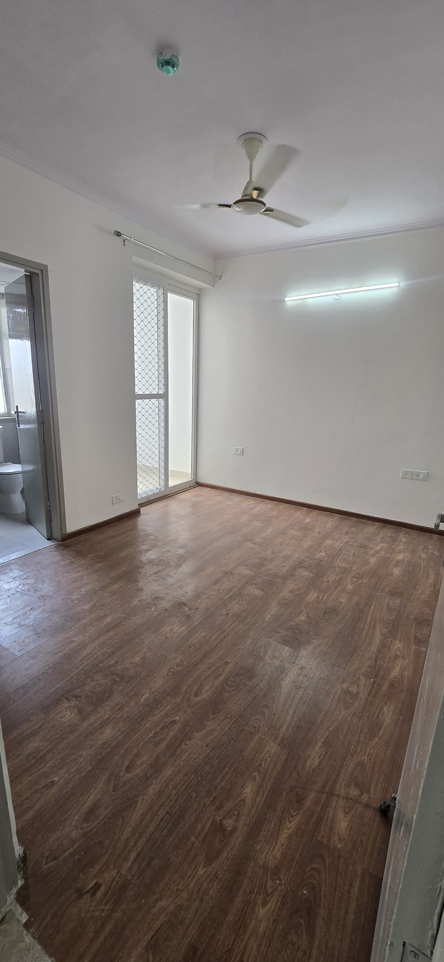 3 BHK + Extra Room Apartment For Rent in Amrapali Riverview