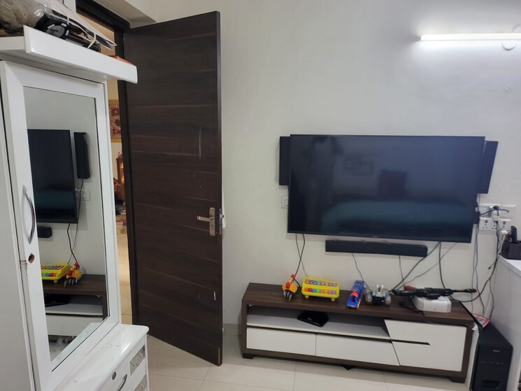 Room, emaar-palm-premier 3 Bedroom 2025 Sq.Ft. Apartment In Sector 77 Gurgaon 8918261