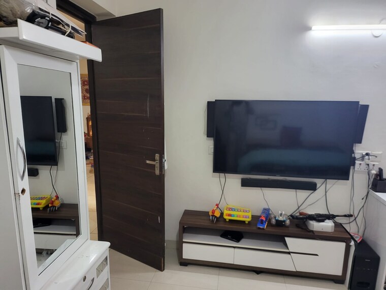 Room, emaar-palm-premier 3 Bedroom 2025 Sq.Ft. Apartment In Sector 77 Gurgaon 8918261