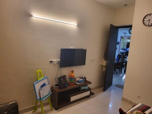 Room in 3 BHK Apartment at Emaar Palm Premier, Sector 77 – for Sale