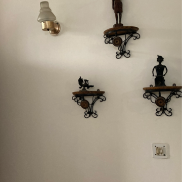 Furnished Amenities in 2.5 BHK Apartment at Park View Apartments Noida, Sector 29 – for Rent